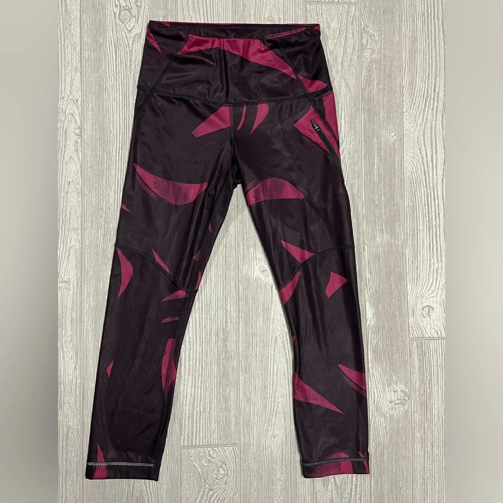 Lululemon 23” Crop Leggings Size 4 Back Spin Stroke Dashing Purple Black / Black - Picture 2 of 8